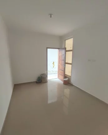 Imagem Casa em Guaratuba a 250 metros do mar contendo 3 quartos sendo 1 suite, semi-mobiliada.
