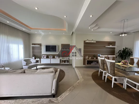 Imagem Casa Alto Padrão à venda, bairro Pinheirinho em Curitiba.