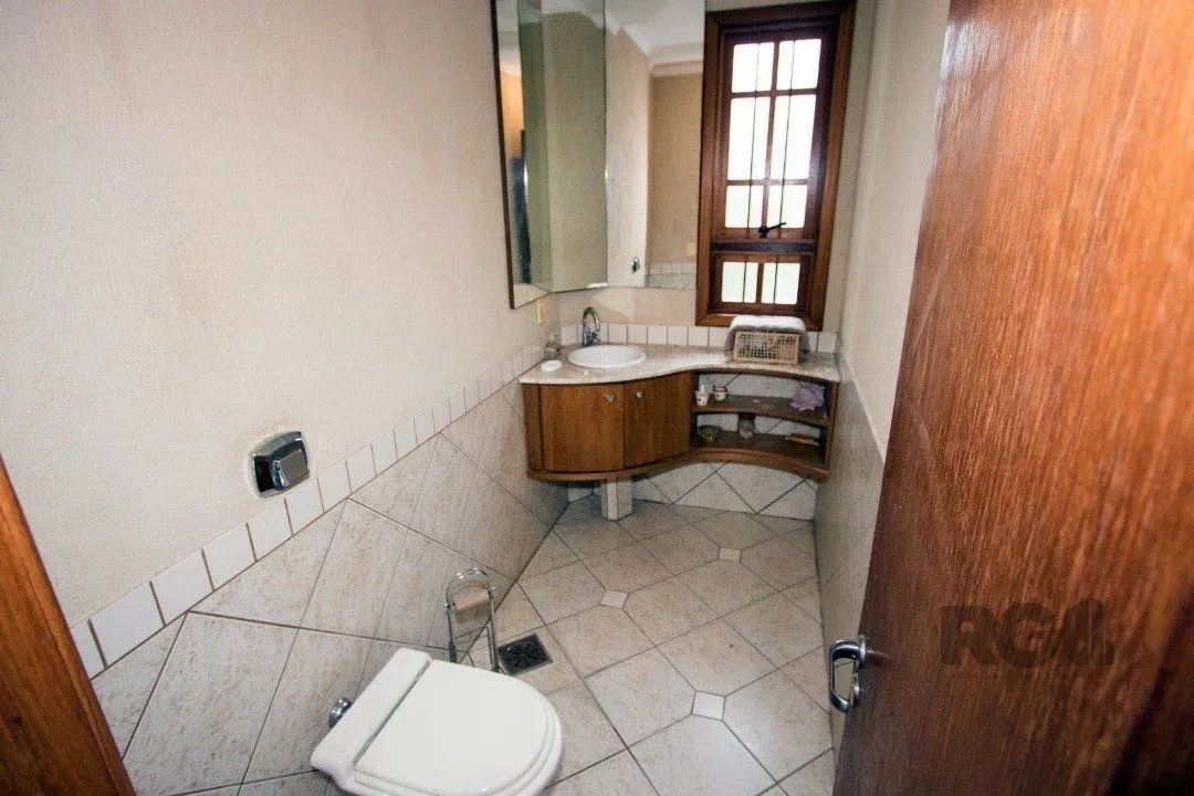 Imagem Sobrado com 6 suites, lareira, lavabo, pátio - Bairro Belém Velho