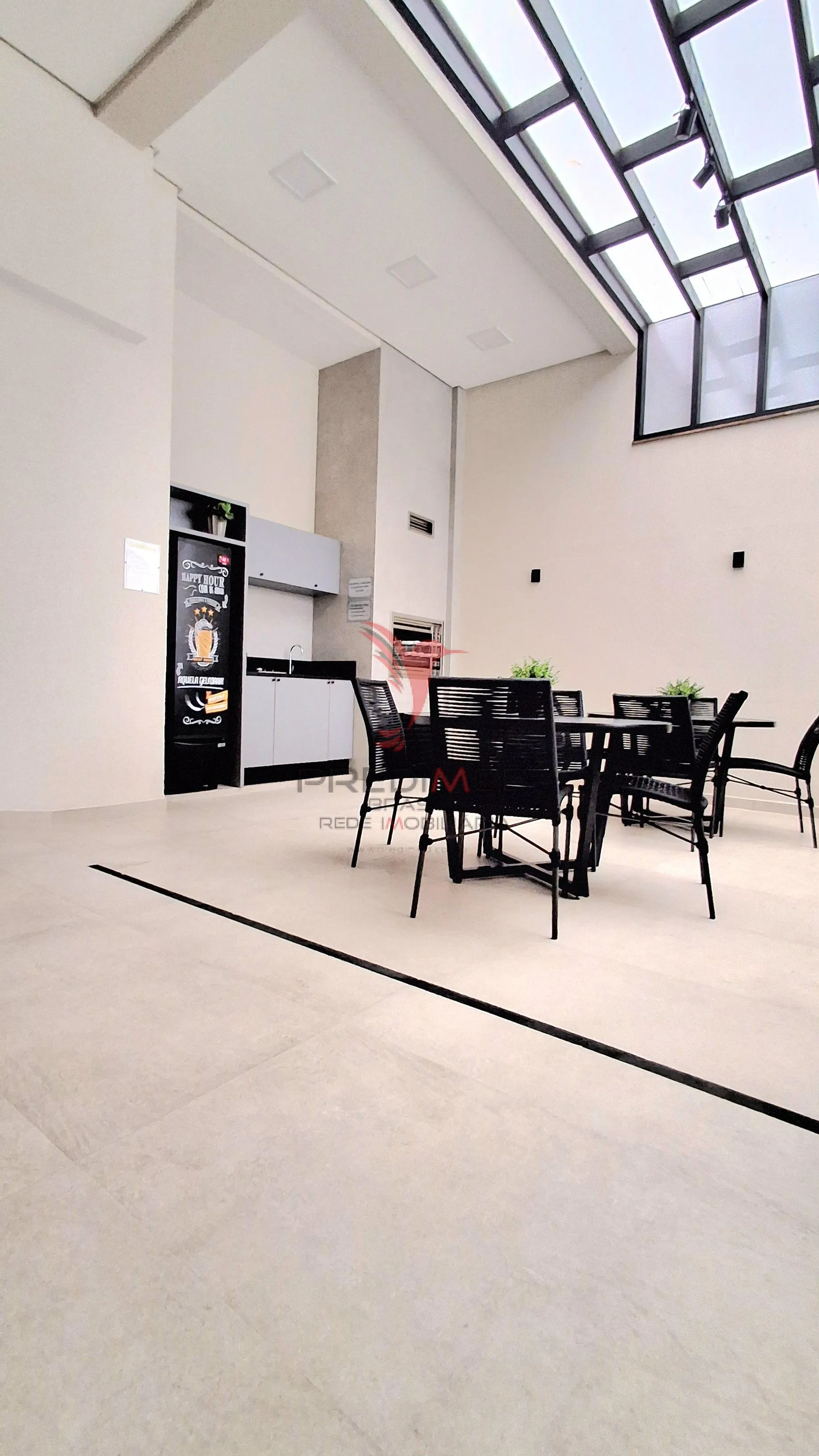 Imagem Apartamento de 2 Quartos em Itapema, Sacada com churrasqueira, a poucos metros do mar