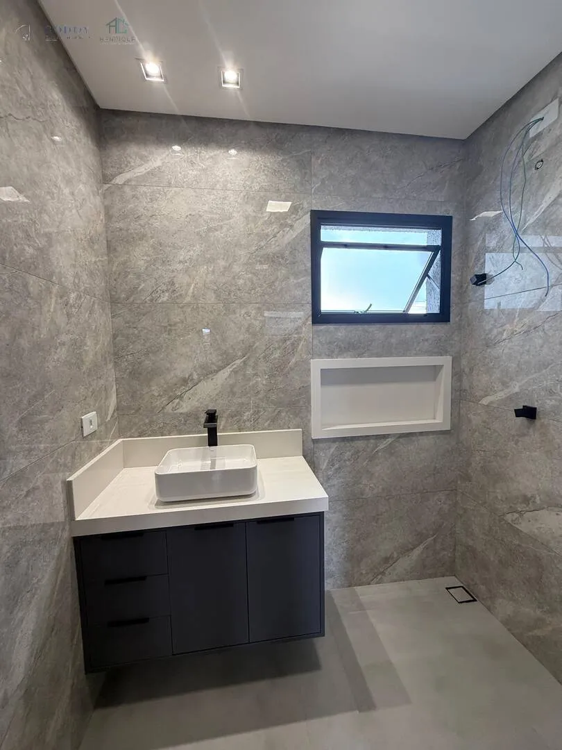 Imagem Elegância e Praticidade em um Só Lugar - Confira Este Sobrado