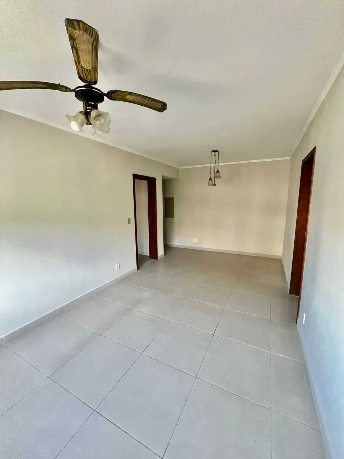 Imagem Apto de 03 dorm, 02 banheiros e dep empregada no coração do Bairro Higienópolis
