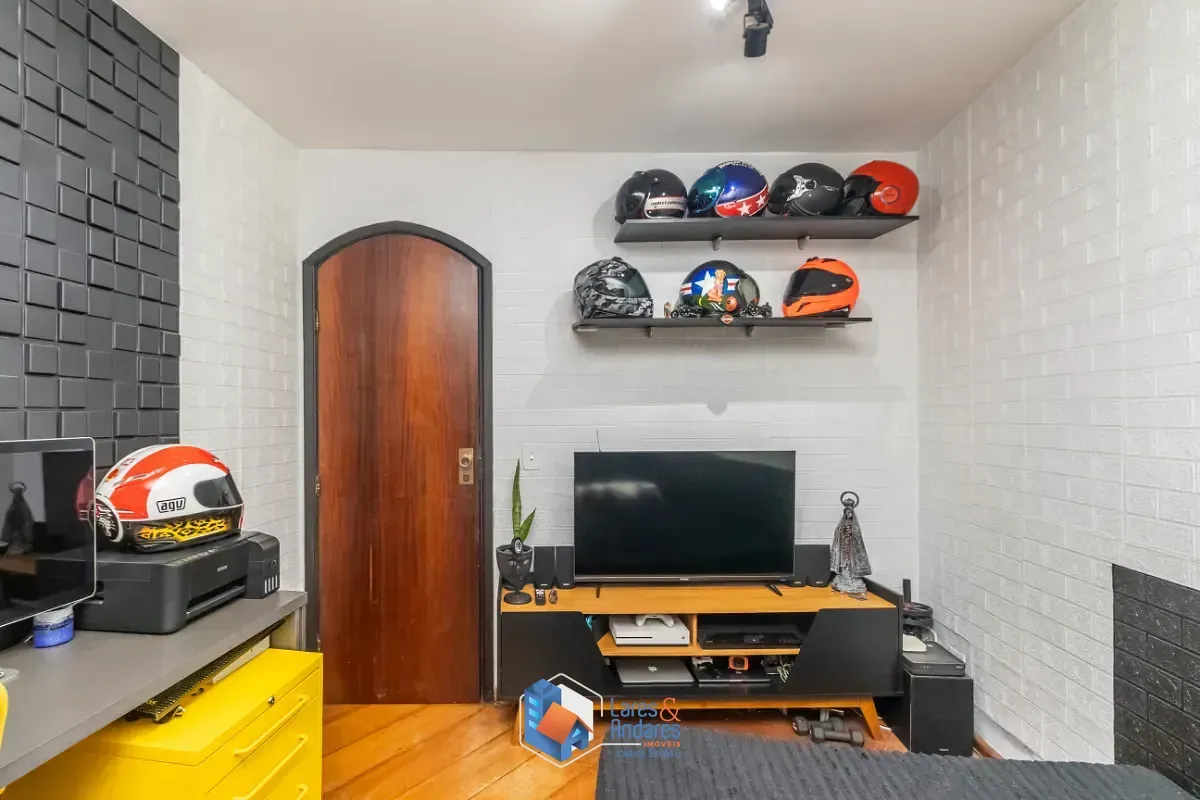Imagem Sobrado para venda em Vila Bandeirantes com 3 quartos, 131m²