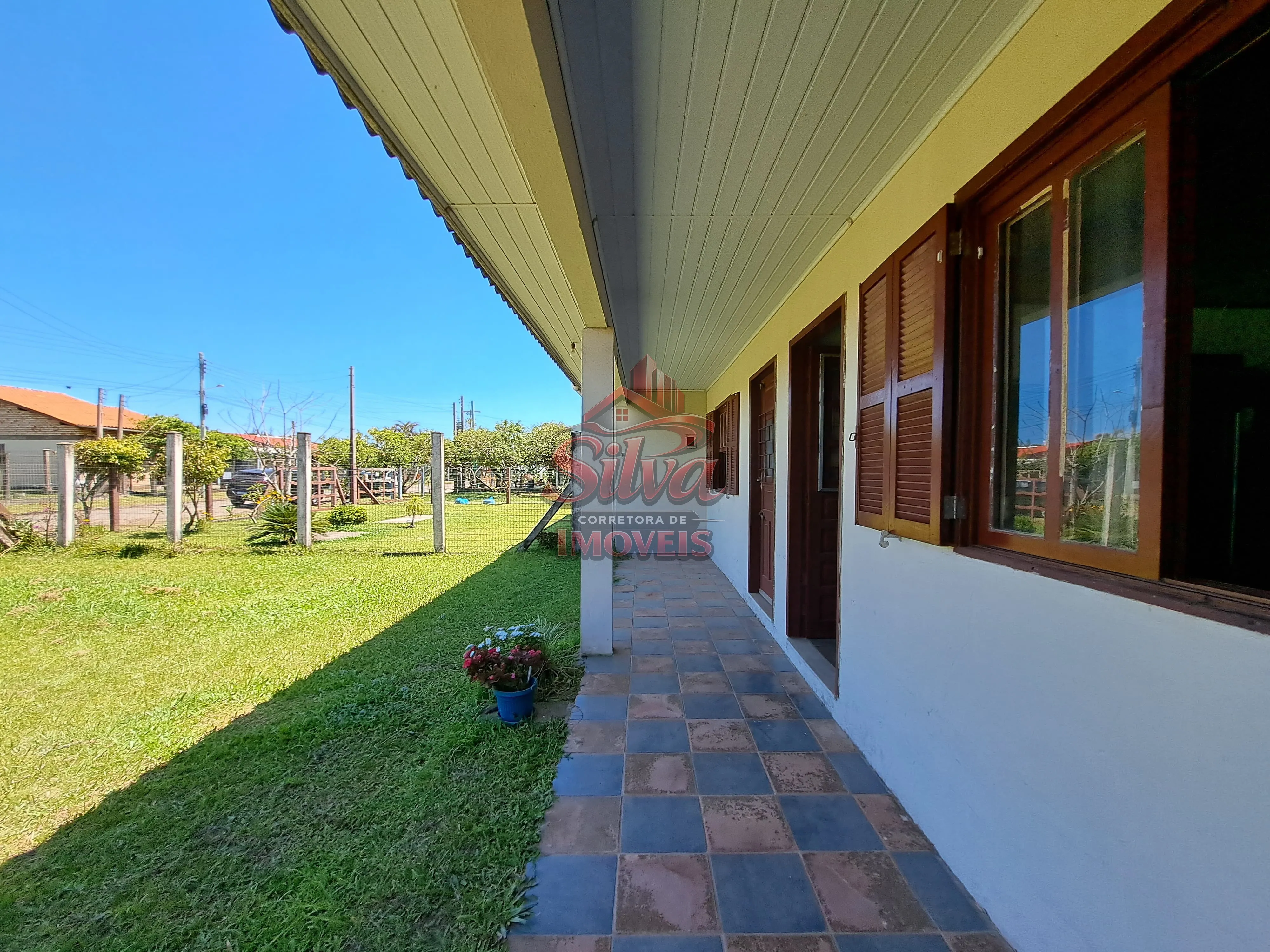 Imagem Casa 2 dormitórios (2 suítes) a 600m do mar no Mariluz
