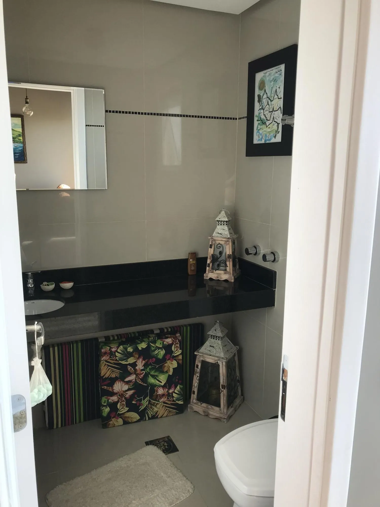 Imagem Casa Condominio para Venda - 230.51m², 4 dormitórios, sendo 1 suites, 3 vagas - Pedra Redonda
