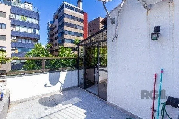 Imagem Cobertura para Venda - 100.94m², 3 dormitórios, sendo 1 suites, 2 vagas - Petrópolis