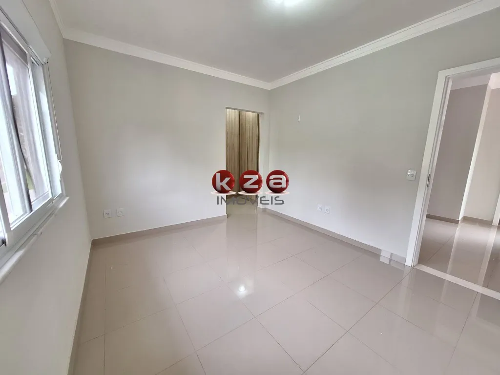 Imagem Casa em condomínio exclusivo em Valinhos-SP, 3 quartos, 3 suítes, 2 salas, 4 banheiros, 245,98 m² de área.
