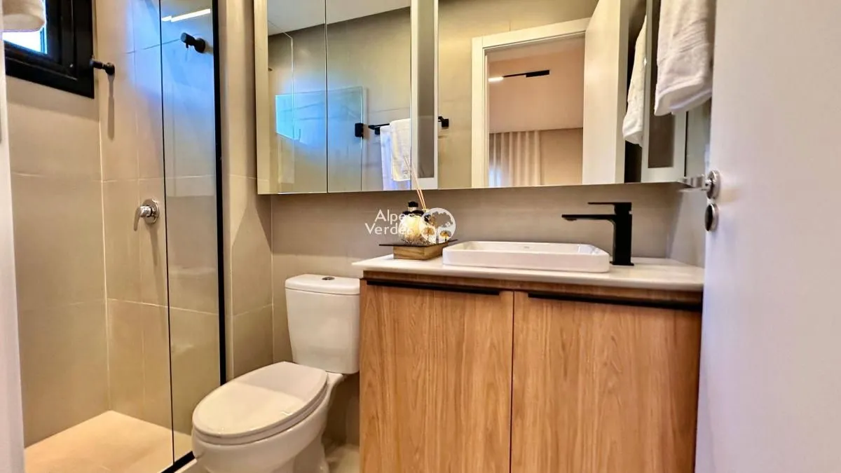 Imagem VENDE-SE APARTAMENTO PROXIMO A RUA COBERTA DE GRAMADO