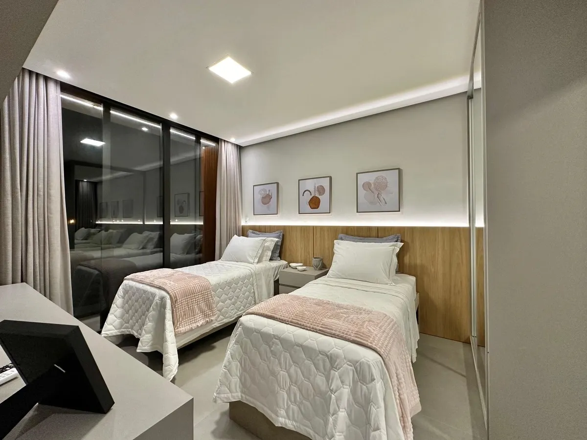 Imagem Sobrado Beira Lago, mobiliado e decorado com 05 suítes e piscina