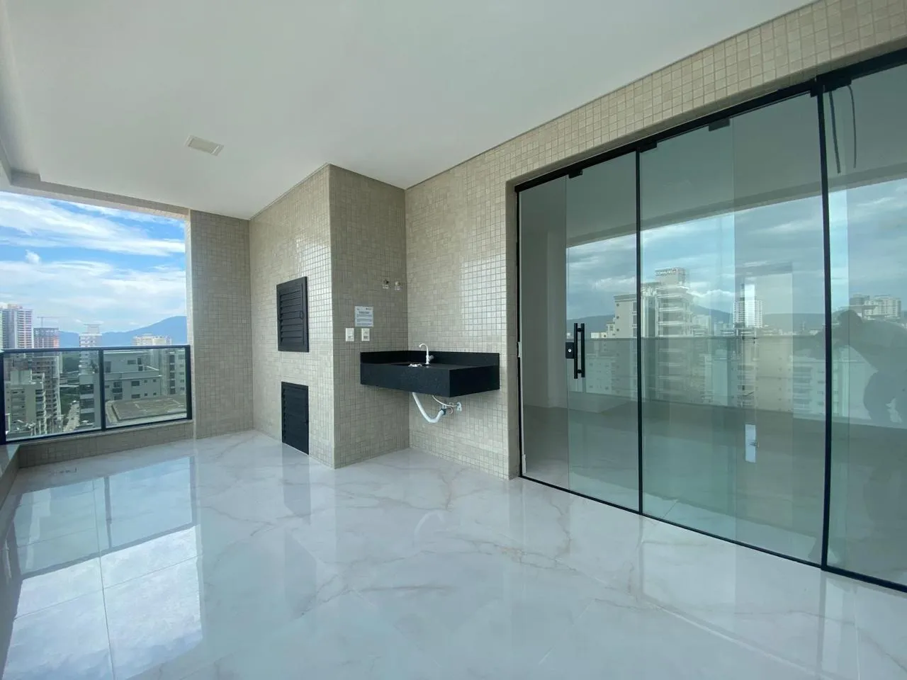 Imagem Apartamento com vista para o mar à venda com 135m2 por R$ 2.550.000,00