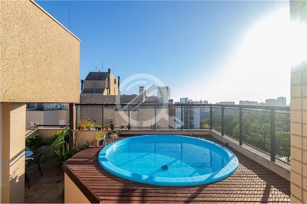 Imagem Descubra Seu Refúgio Urbano Perfeito! Imagine viver em uma cobertura que combina conforto, espaço ...