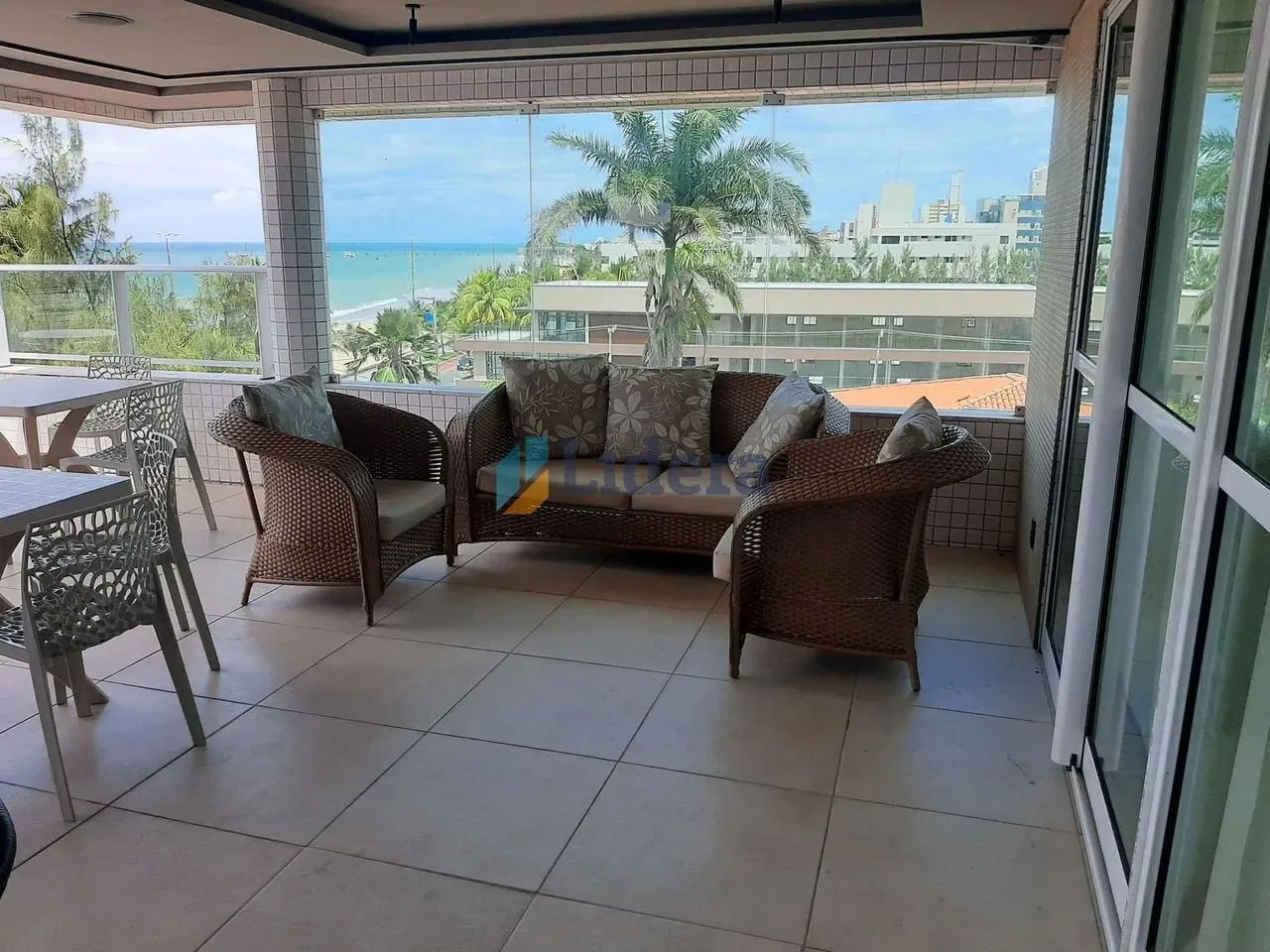 Imagem Flat Totalmente mobiliado - de frente para o mar - 43m²- em Jardim Oceania, João Pessoa/PB