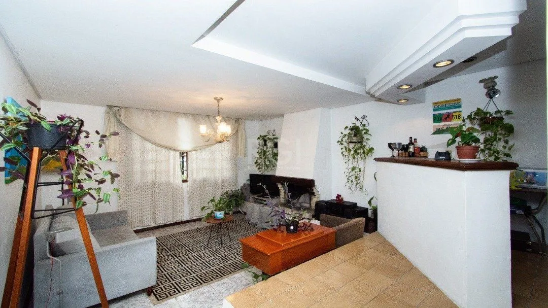 Imagem Casa para Venda - 238m², 3 dormitórios, sendo 1 suites, 3 vagas - Camaquã