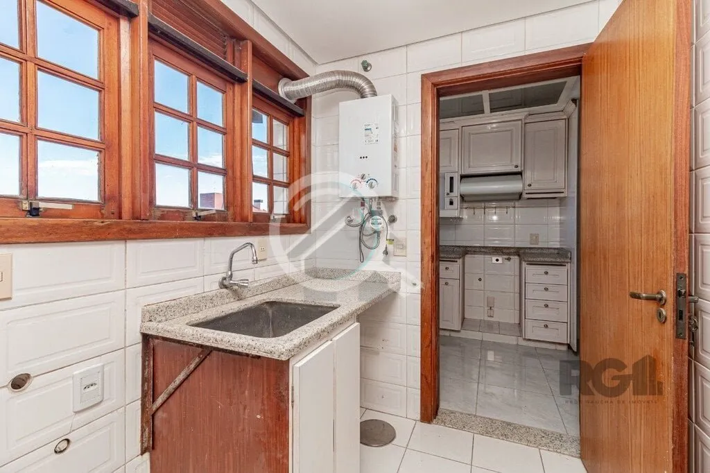 Imagem Apartamento de 118 m², com vista para o Guaíba! Com 3 dormitórios, sendo 1 suíte com sacada, amp...