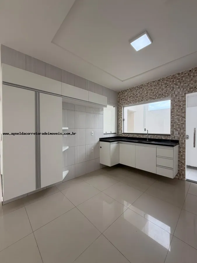 Imagem Casa em Condomínio para Venda em Parnamirim, Parque das Nações, 4 dormitórios, 1 suíte, 2 banheiros, 4 vagas