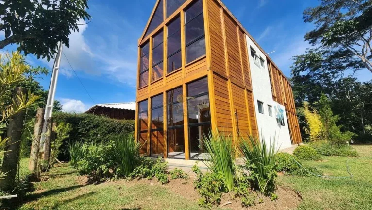 Imagem Casa em Condomínio para Venda em Teresópolis / RJ no bairro Vale Alpino
