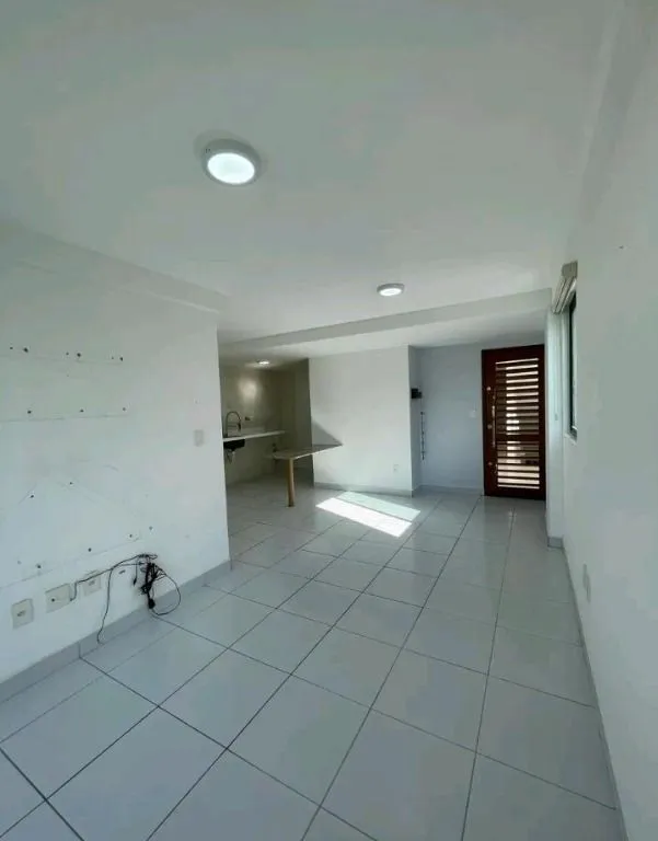 Imagem Apartamento com 3 quartos, suíte, elevador, piscina e 2 vagas em Intermares, próximo à Praça do Bela Vista.