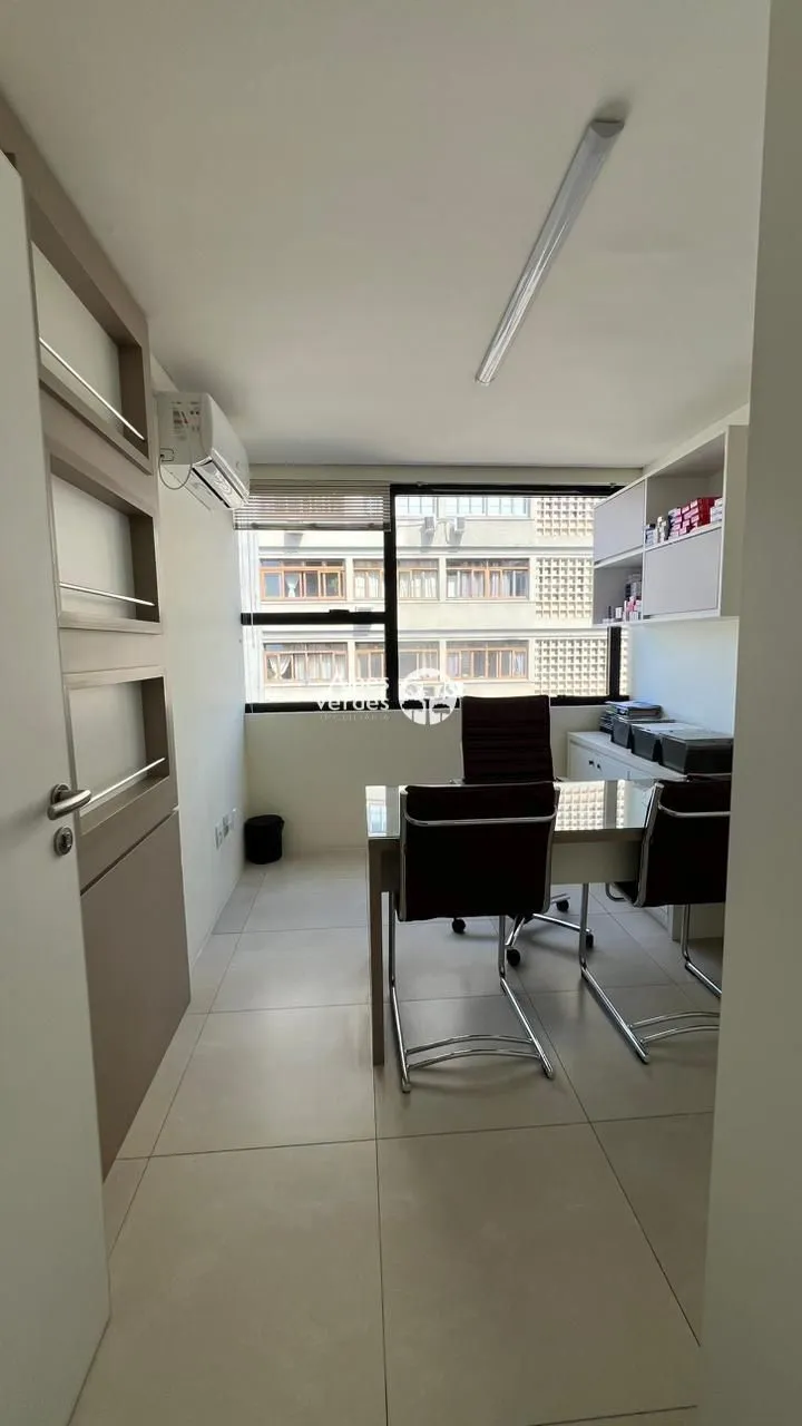 Sala à Venda em Centro, Canoas - RS