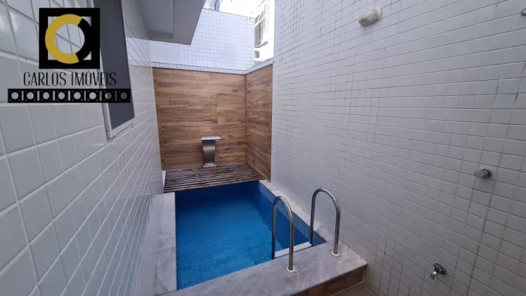 Imagem Casa sobreposta a venda, super bem localizada em Santos