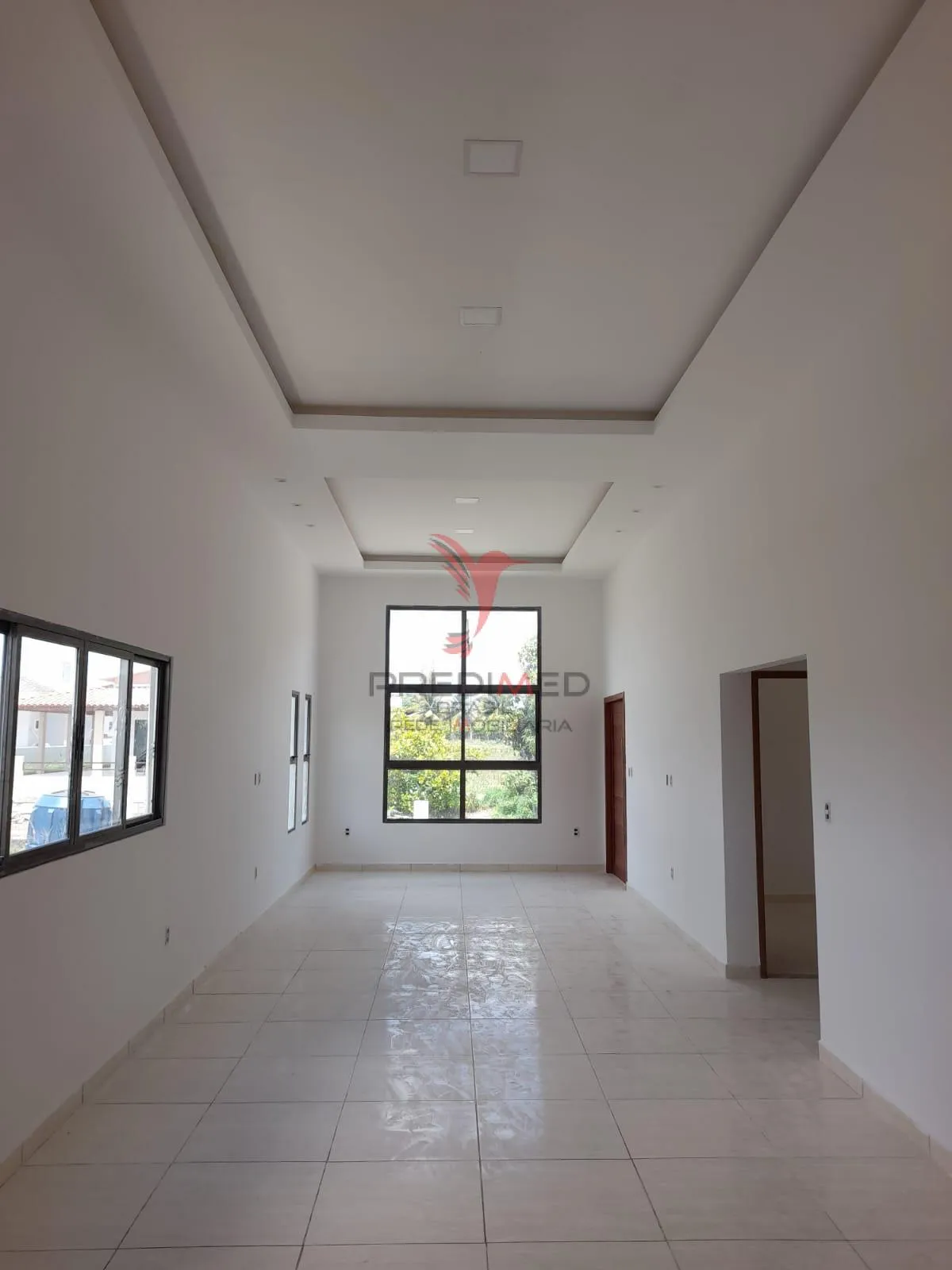 Imagem Casa com piscina,aceita carro, apartamento no negócio, 2 Suites, 3 Vagas de Garagem