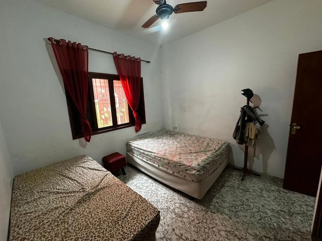 Imagem CASA TÉRREA COM PISCINA E EDÍCULA ASSOBRADADA A 100 METROS DA PRAIA SUARÃO ITANHAÉM