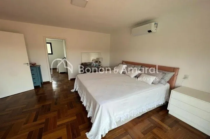 Imagem Casa de Condomínio com 500 m² e 4 quartos