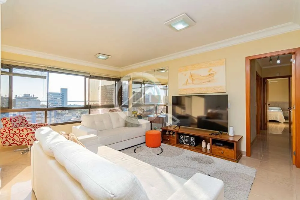 Descubra este apartamento aconchegante, que combina uma vista deslumbrante do Rio Guaíba! Sua uma p...