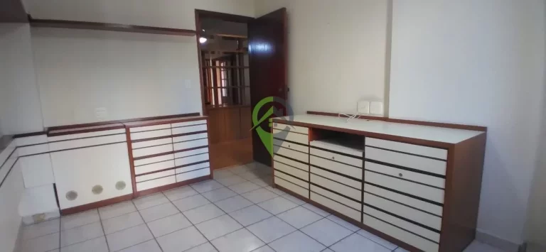 Imagem Amplo Apartamento, 3 dormitórios sendo 1 suíte, 127,60 m², maravilhosa localização do bairro do Boqueirão, com vista livre em todo imóvel,, vist, portaria 24 horas e 2 vagas de garagem