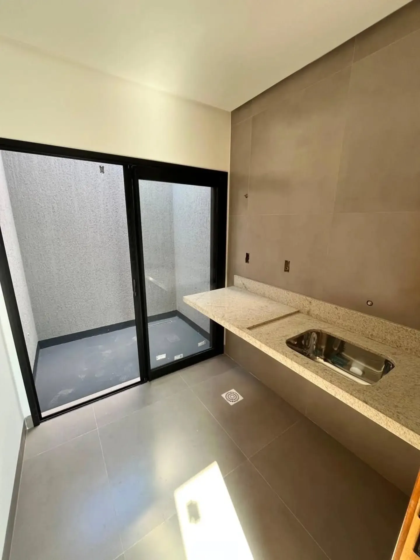 Imagem Casa Sozinha No Lote No Jardim Olimpico Com Lazer Completo