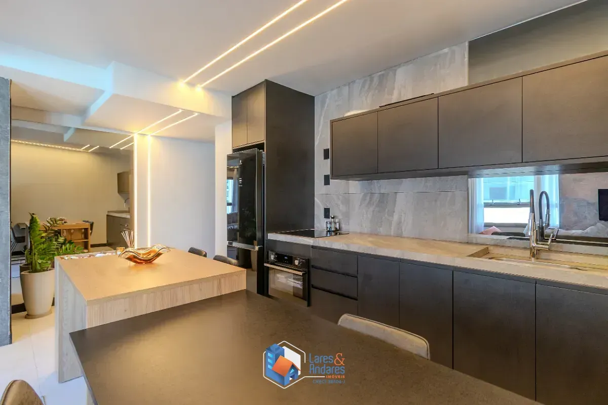 Imagem Apartamento para venda em Moema com 2 quartos, sendo 1 suíte, 72m²