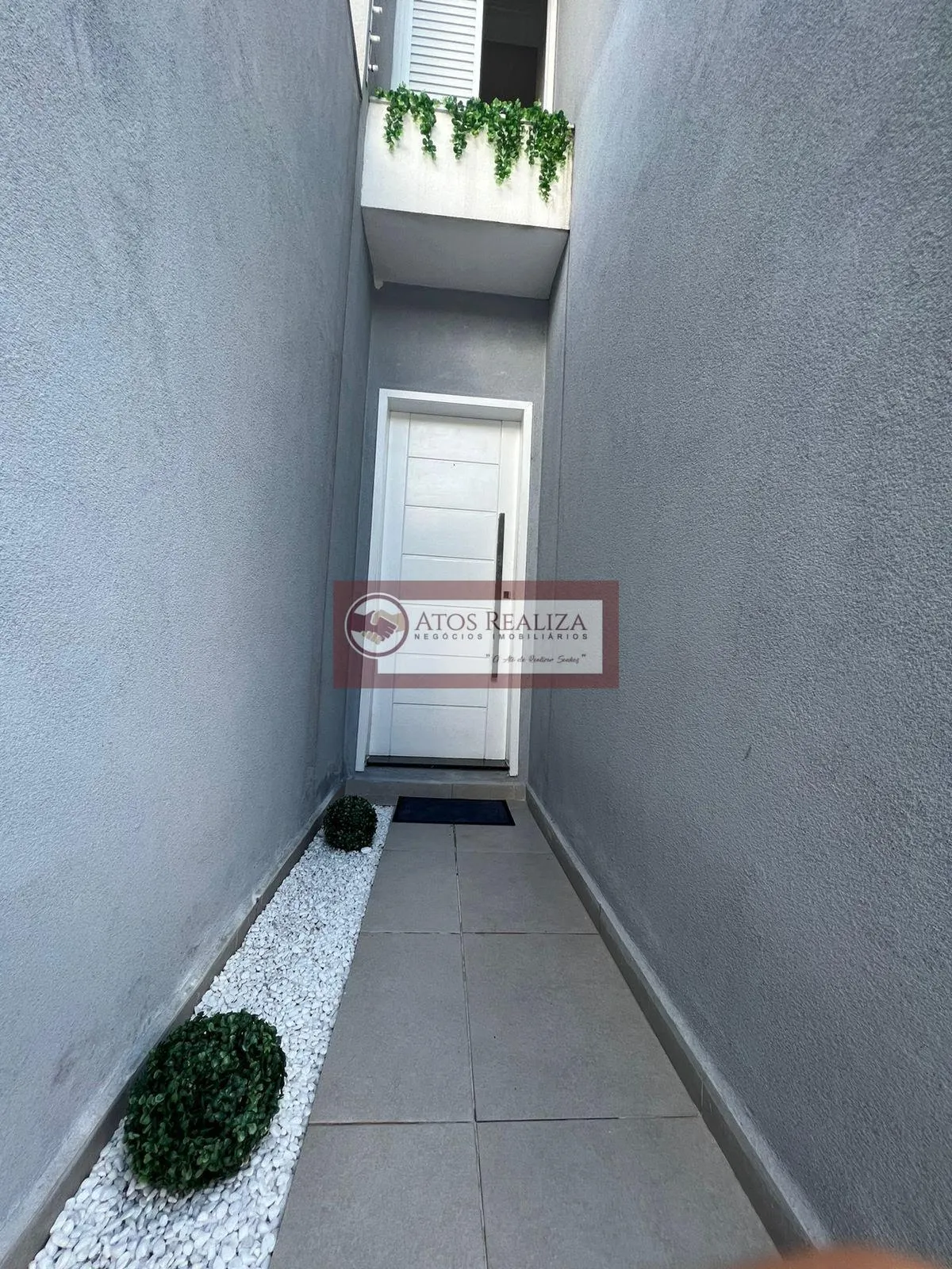 Imagem Vendo sobrado novo com planejados. Lindo sobrado de 143m² no Jardim presidência, Imóvel de 3 Dormitorios com Armários, sendo 2 suítes, Closet, 2 vagas de garagem, Palnejados na cozinha e banheiro, Àres gourmet com churrasqueira, Agente uma visita e se sur