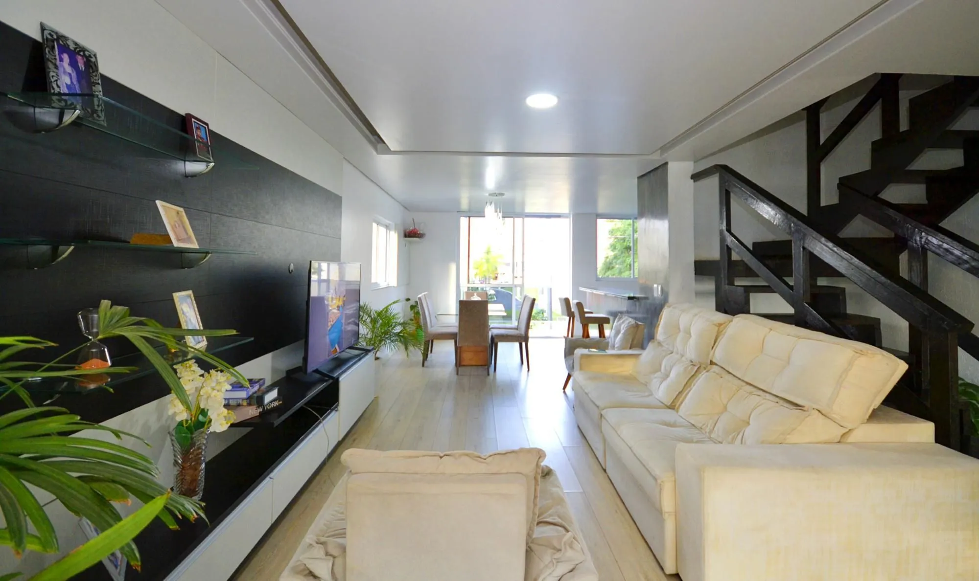 Imagem Casa 3 dormitórios com 2 vagas condomínio fechado e lazer completo