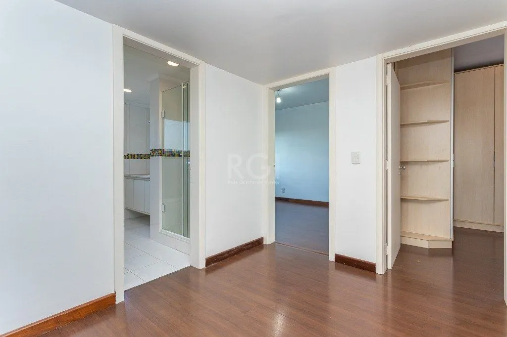 Imagem Apartamento no bairro Higienópolis com 190m² de 3 dormitórios e 2 vagas