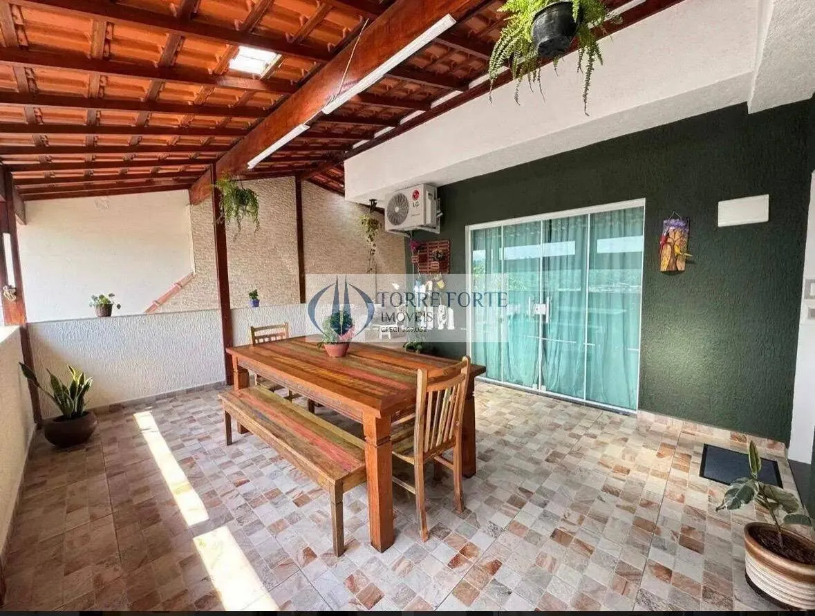 Imagem Linda Casa com 4 dormitorios 3 banheiros 2 vagas em Itaquera.