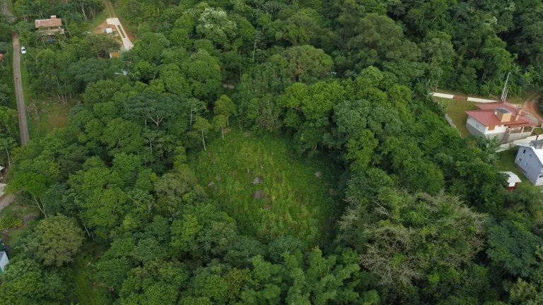 Imagem Oportunidade Única: Terreno à Venda no Bairro Macacu em Garopaba/SC! 1.639,00 m² de área. Confira já!