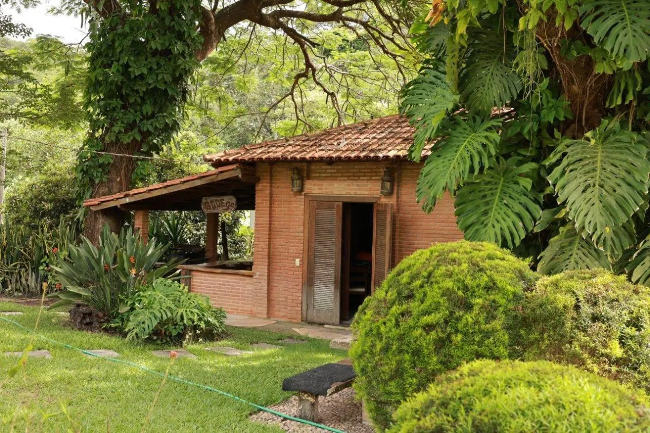 Imagem Vendo lindo sítio/fazendinha com 27 hectares de terra, localizado próximo a Florestal/MG.