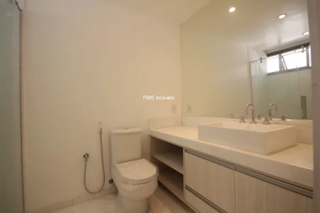 Imagem Cobertura À Venda no bairro Santa Cecília com 4 suítes, 2 salas, 3 banheiros, 4 vagas, 450m².