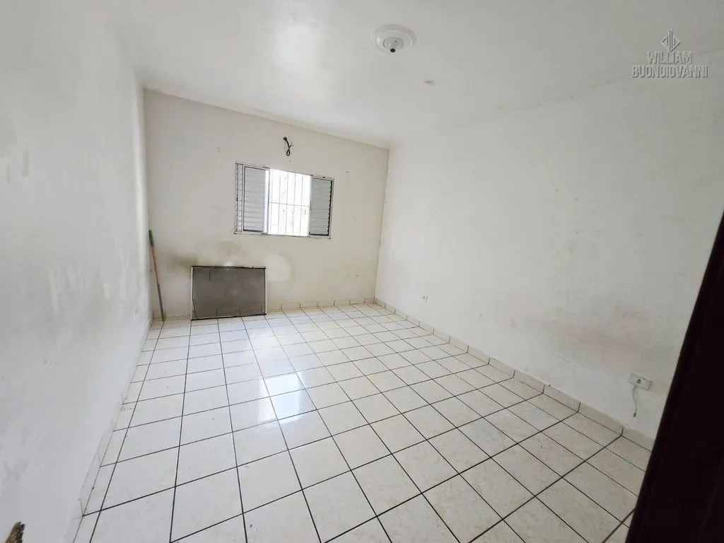 Imagem Sobrado Espaçoso na Ocian - Conforto, Localização Privilegiada e Excelente Preço