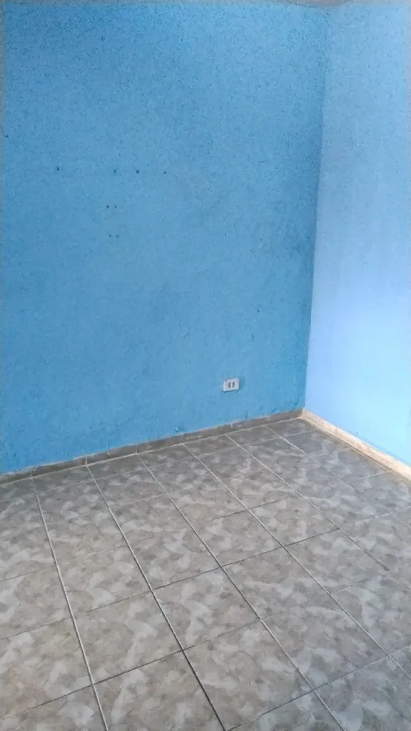 Imagem Casa para locação em Santo André-SP: 1 quarto, 1 banheiro, 40m² no Jardim Guarará. Agende sua visita!