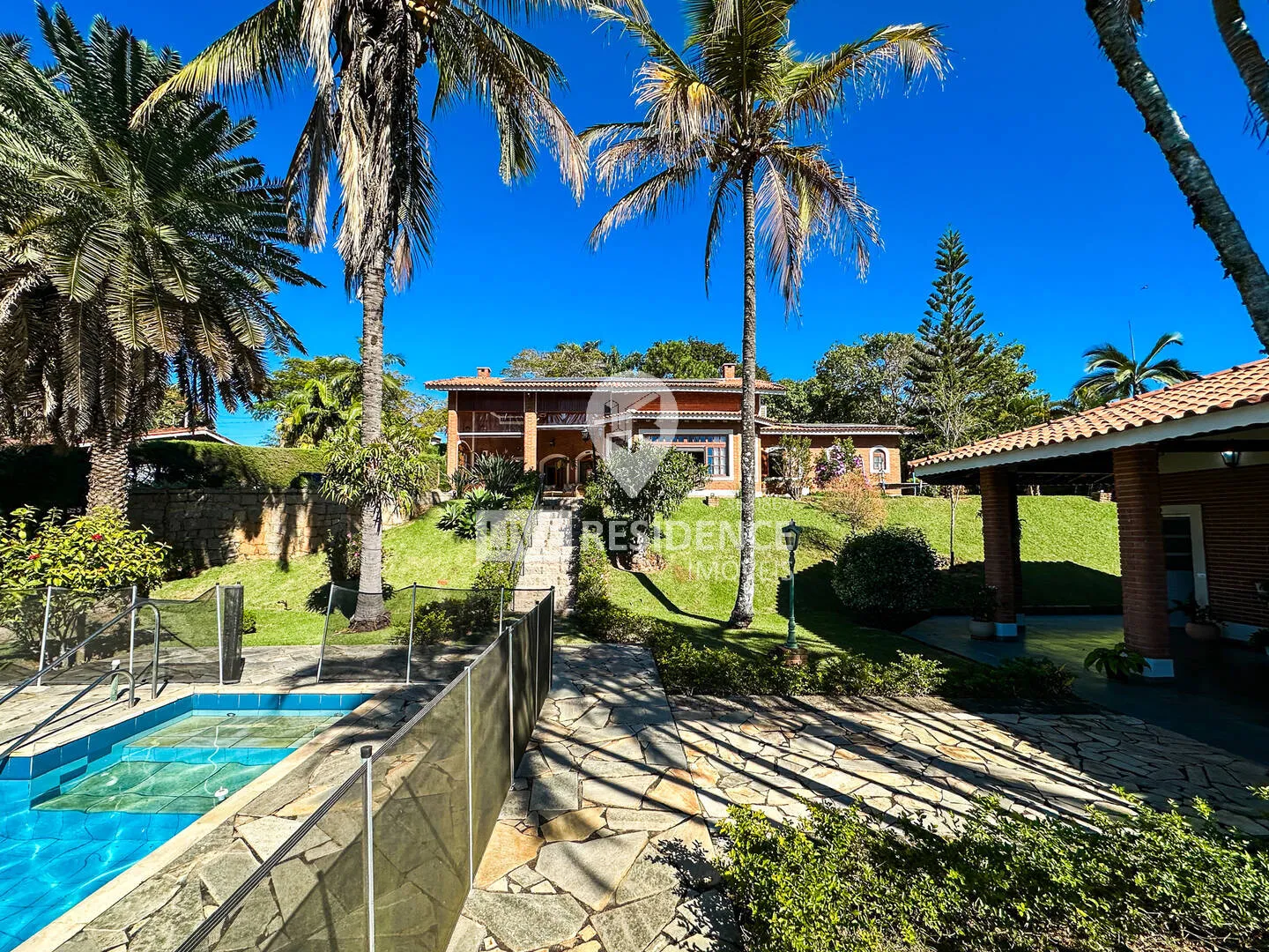 Imagem Chácara à venda com piscina e 4 suítes no Capela do Barreiro - Itatiba/SP