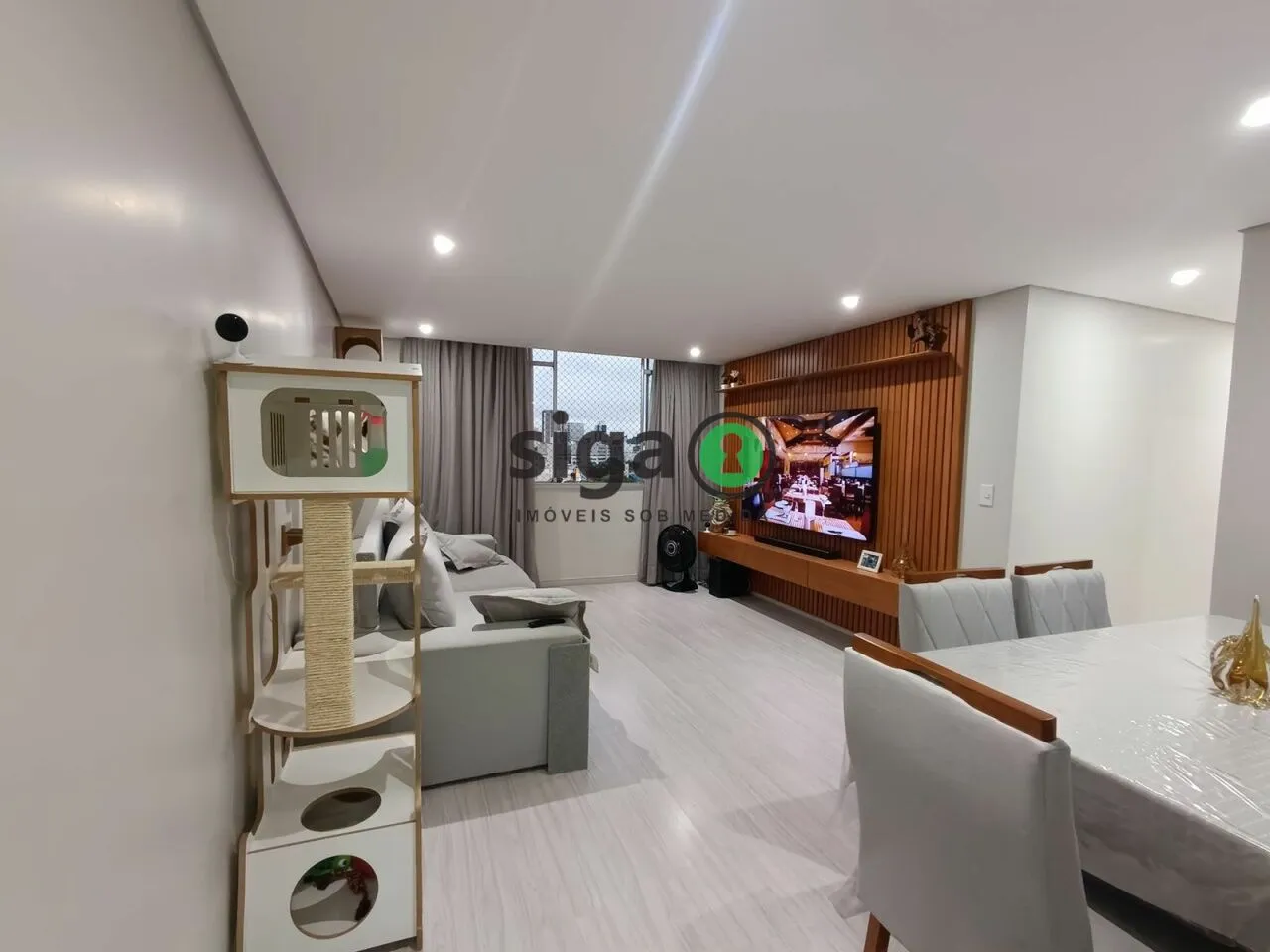 Imagem Apartamento reformado em excelente localização - MOBILIADO - Edf: CAMBURIU