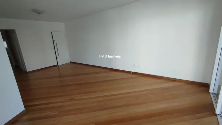 Imagem Aluguel de Apartamento em Pinheiros com 3 Quartos sendo 1 Suíte, 4 Banheiros, 2 Vagas de Garagem.