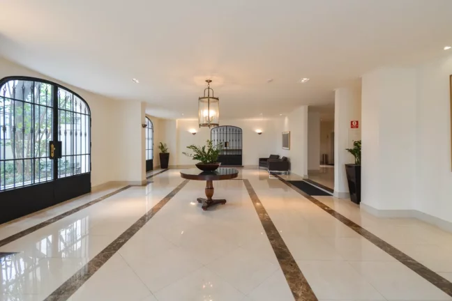 Imagem Apartamento à venda em São Paulo, Cerqueira C?(C)sar, com 3 quartos, 187m2