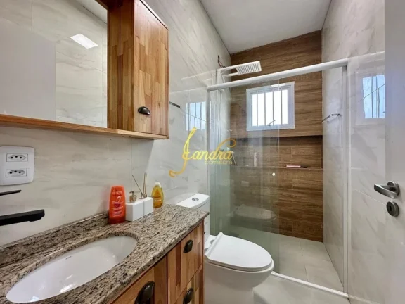 Imagem Casa com piscina , no centro com 03 dormitórios