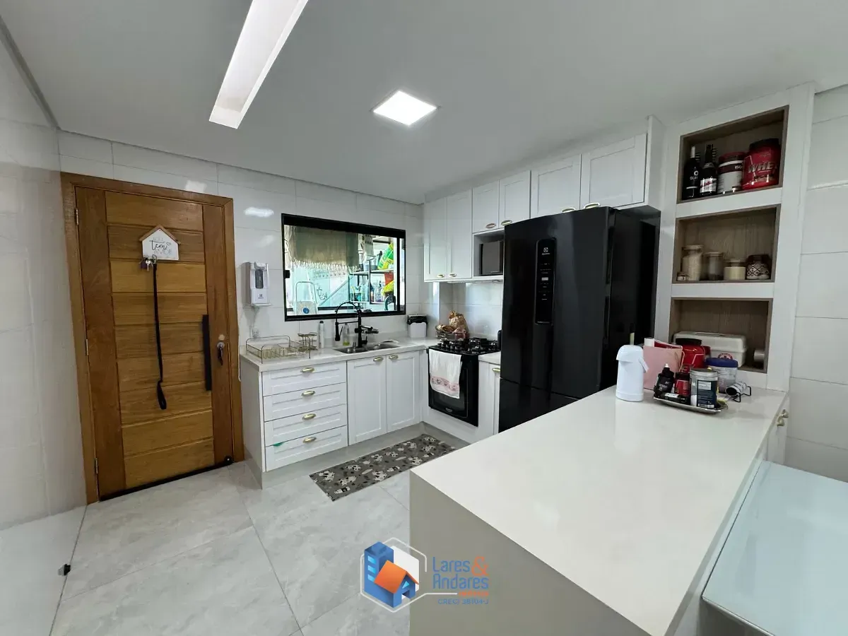 Imagem Sobrado para venda em Penha de França com 3 quartos, sendo 1 suíte, 15,715m²