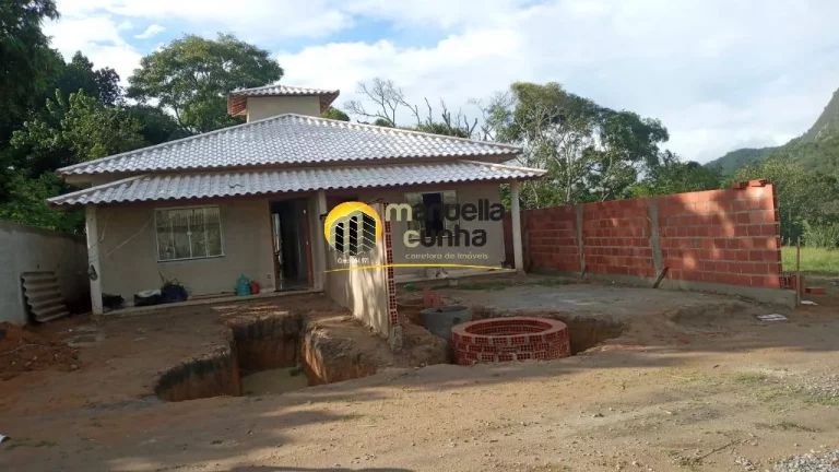 Imagem Linda Casa bem localizada em condomínio - 2Qts, Suíte Oportunidade!