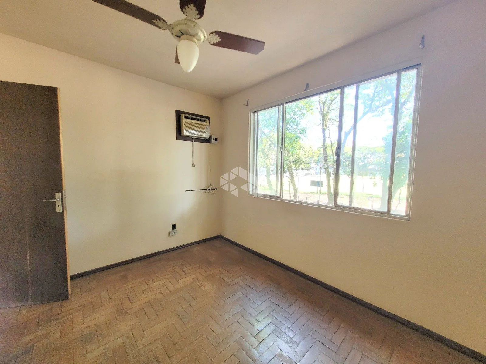 Imagem Duplex à venda em Porto Alegre, Jardim Botânico, com 3 quartos, 130m2