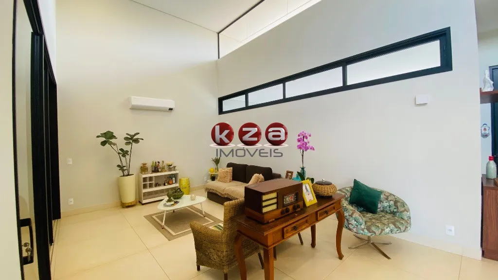 Imagem Casa de Luxo à Venda em Condomínio Exclusivo em Valinhos-SP: 3 quartos, 3 suítes, 3 salas, 5 banheiros, 2 vagas de garagem, 317m².