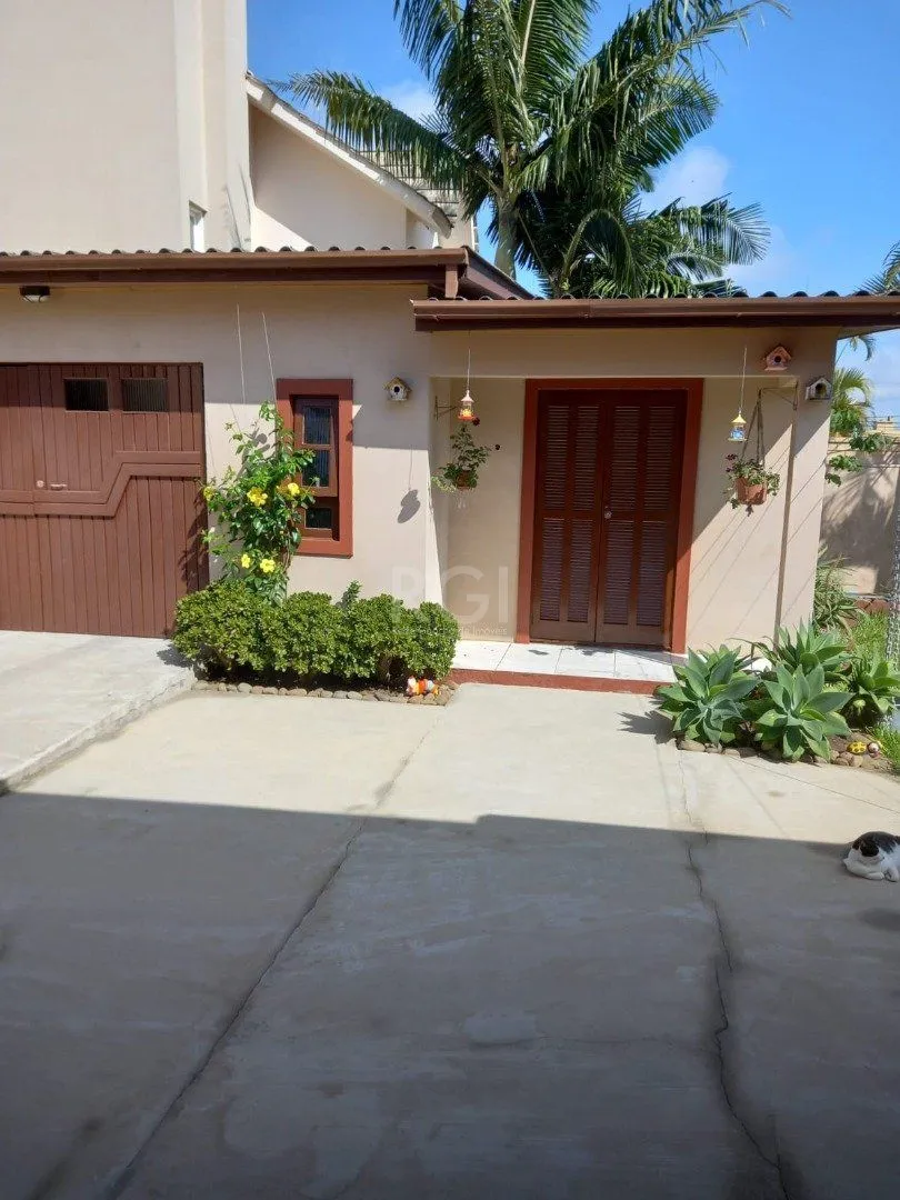Imagem Casa para venda - 196m², 3 dormitórios - Centro de Torres/RS