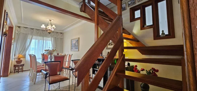 Imagem Casa à Venda, 280m2, 3 Dormitórios(01 Suíte), 3 Vagas , Areias, São José/SC